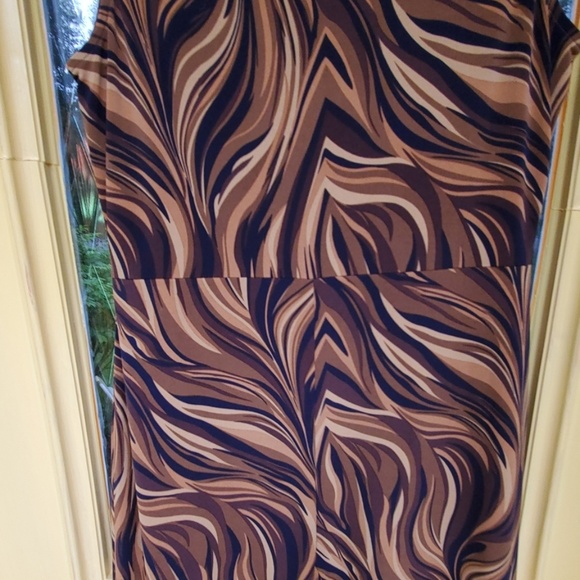 Dress - Picture 5 of 5